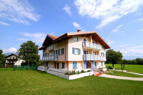 Facade/entrance, Garden view