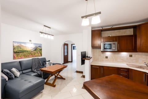 Kitchen or kitchenette, Living room