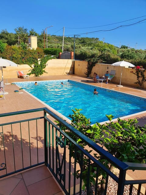 Swimming pool, Swimming pool