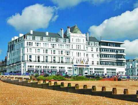 Property building, Nearby landmark, Facade/entrance, Natural landscape, Beach
