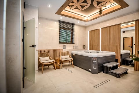 Hot Tub, Sauna, Spa and wellness centre/facilities