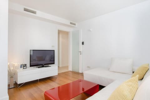 Communal lounge/ TV room, TV and multimedia, Living room, Seating area