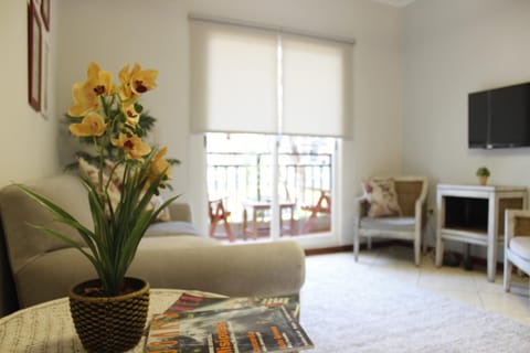 Communal lounge/ TV room, Living room, Seating area