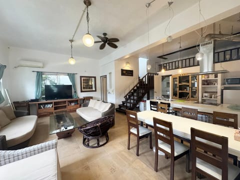 Communal lounge/ TV room, Kitchen or kitchenette, Living room, Dining area