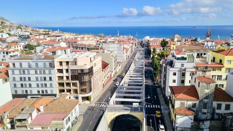 Facade/entrance, City view, Street view