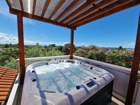 Hot Tub, Hot Tub, Sea view