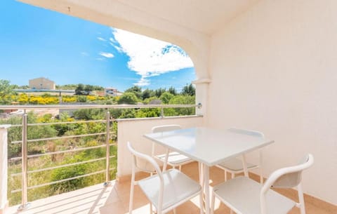 Property building, Summer, View (from property/room), View (from property/room), Balcony/Terrace, Garden view, Garden view, Landmark view, Street view, Street view