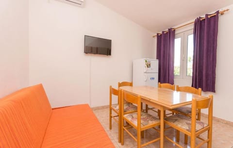 Living room, Dinner, kitchen