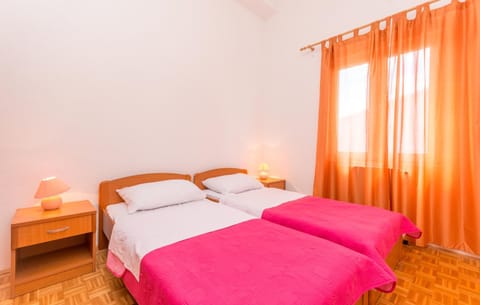 Bed, Night, Summer, Photo of the whole room, Bedroom