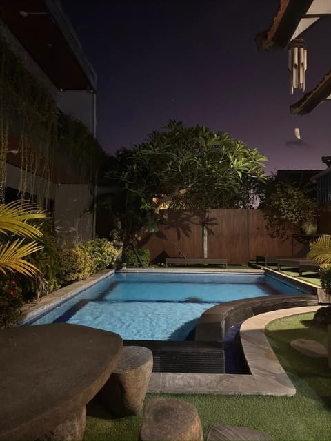 Bali Full Moon Guest House Bed and Breakfast in North Kuta