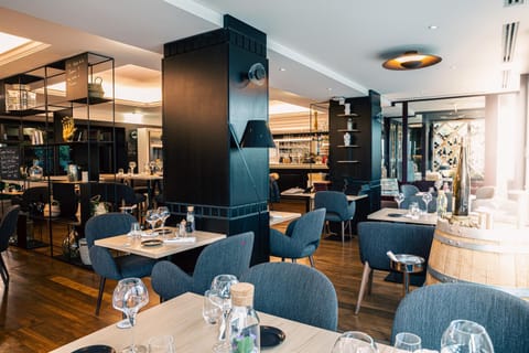 Restaurant/places to eat, Meals