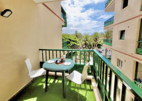 View (from property/room), Balcony/Terrace, City view, Landmark view