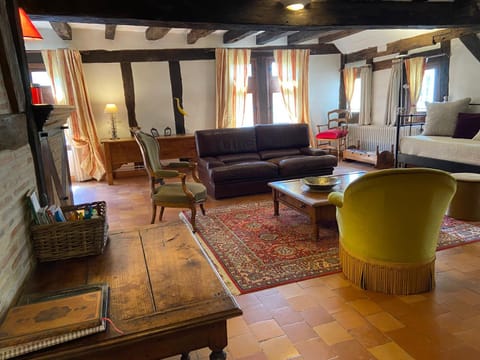 La Maison Rouge Apartment in Centre-Val de Loire