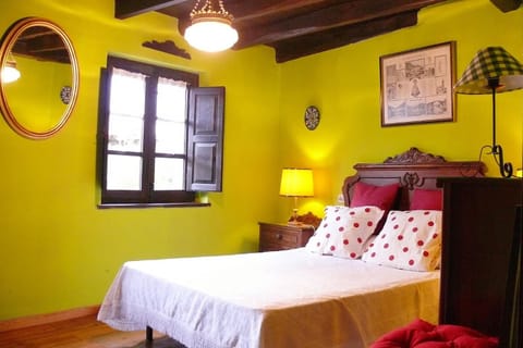 Photo of the whole room, Decorative detail, Bedroom