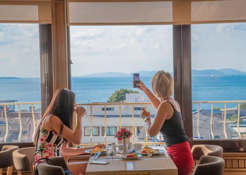 Day, People, Natural landscape, View (from property/room), Balcony/Terrace, Food and drinks, On site, Food, Sea view, Buffet breakfast