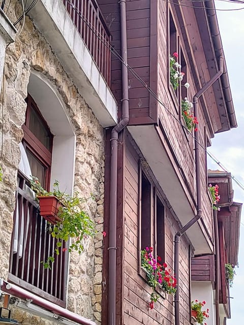 Guest Rooms Melsambria Bed and Breakfast in Nessebar