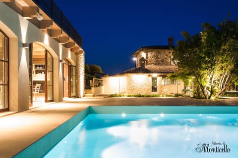 Property building, Swimming pool, Swimming pool