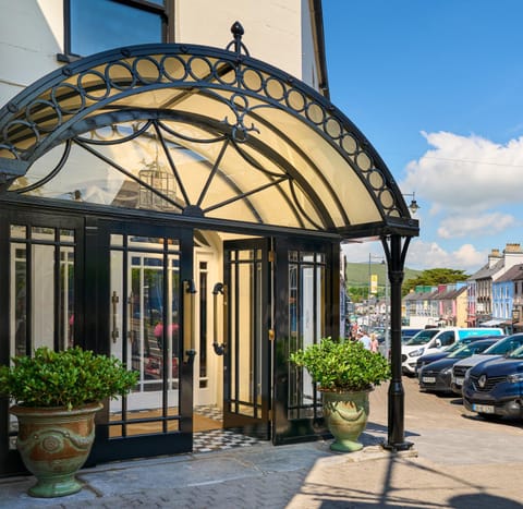 Property building, Facade/entrance