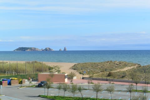 Landmark view, Sea view, Street view