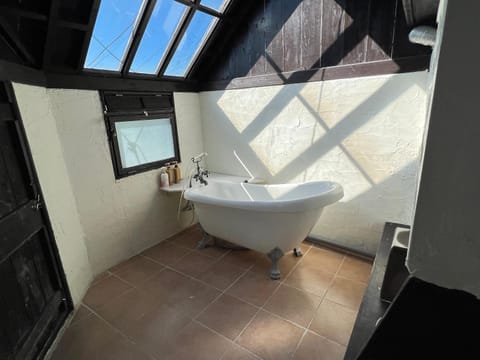Bathroom, Bath