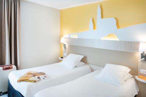 Bed, Coffee/tea facilities, Photo of the whole room