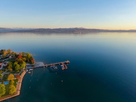 Bird's eye view, Lake view, Mountain view