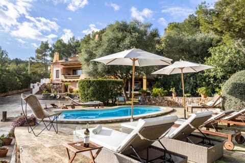 Property building, Natural landscape, Garden, Solarium, Garden view, Pool view, Swimming pool, sunbed, towels