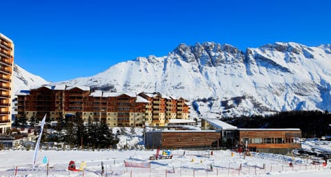 Winter, Skiing