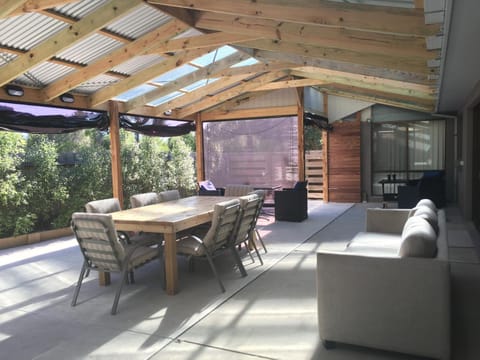 BBQ facilities, Balcony/Terrace, Seating area, Dining area