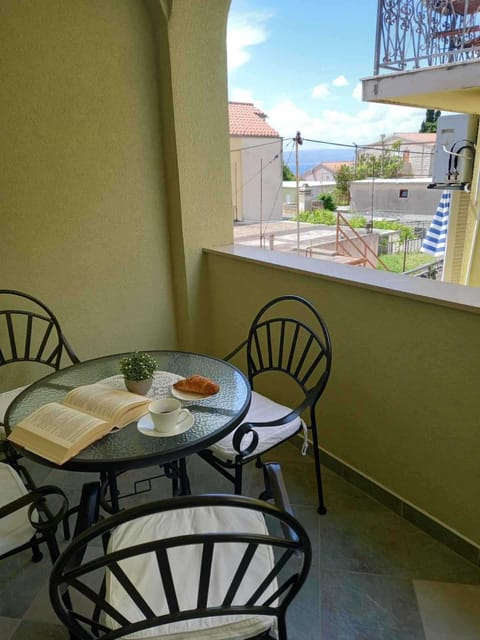 View (from property/room), Balcony/Terrace, Seating area