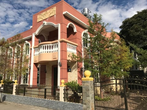 Property building, Facade/entrance