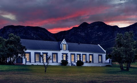 Facade/entrance, View (from property/room)