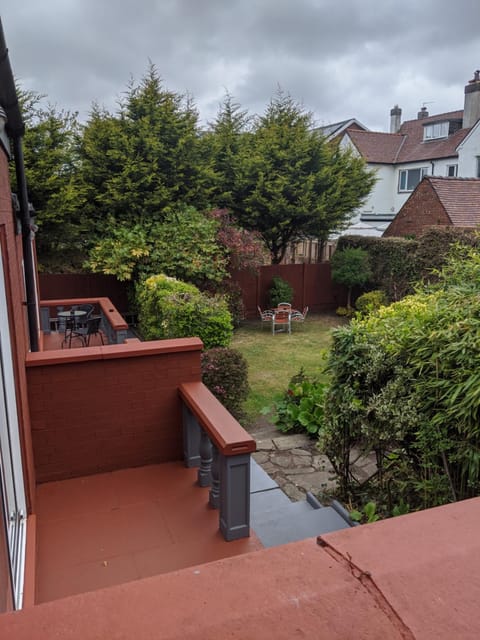 Balcony/Terrace, Garden view