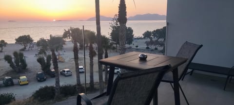 Day, Neighbourhood, Natural landscape, View (from property/room), View (from property/room), Balcony/Terrace, Seating area, Dining area, Garden view, Lake view, Landmark view, Landmark view, Sea view, Sea view, Street view, Street view, Location, Sunset, Quiet street view, Inner courtyard view, Parking