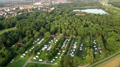 Bird's eye view, Area and facilities