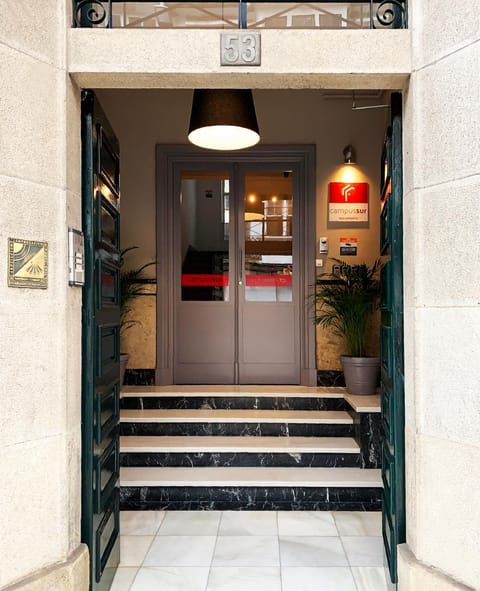 Facade/entrance