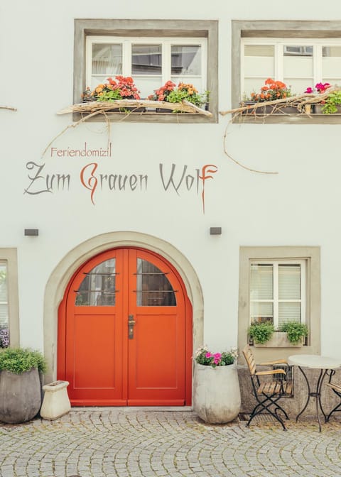 Property building, Facade/entrance, Logo/Certificate/Sign
