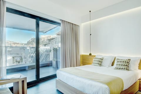 Photo of the whole room, City view