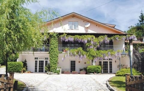 Villa Glicine Casa Vacanze con Piscina e Camino ad Apecchio, Marche Villa in Umbria