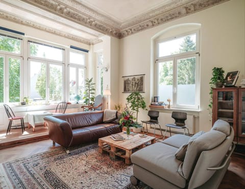 Communal lounge/ TV room, Lobby or reception