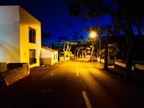 Facade/entrance, Spring, Off site, Property logo or sign, Summer, Street view, Sunset