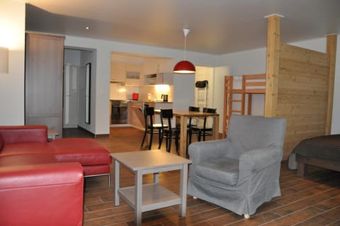 Living room, Dining area