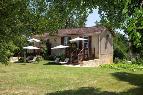 Property building, Patio, Garden