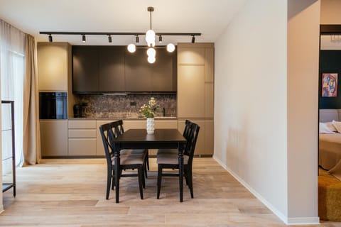 Kitchen or kitchenette, Seating area, Dining area