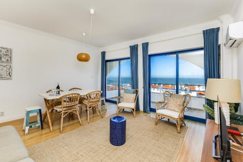 View (from property/room), Balcony/Terrace, Living room, Decorative detail, Seating area, Dining area