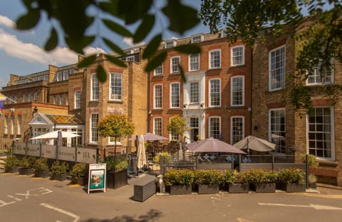 Property building, Restaurant/places to eat