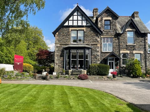 Property building, Garden, Garden view