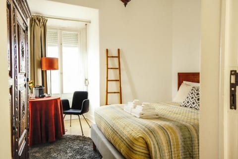 Bed, Photo of the whole room, Decorative detail, Bedroom, hair dresser