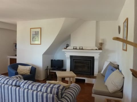 FERME DU MOULIN ROUX- 2 superbes appartements- 2cbres chacun- classé 3 étoiles, climatisés Apartment in Ramatuelle