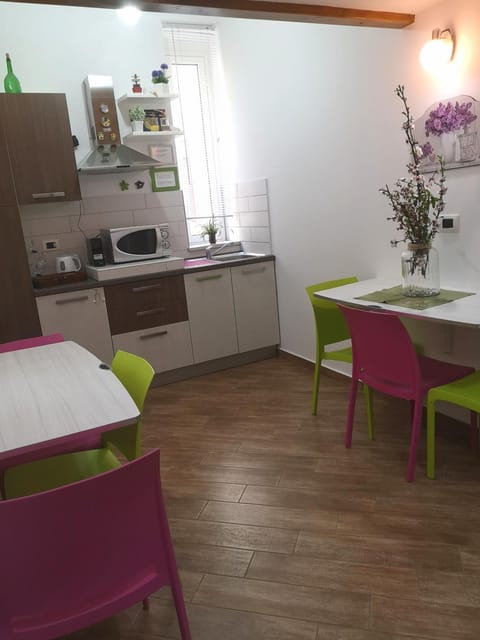 Dining area, Italian breakfast